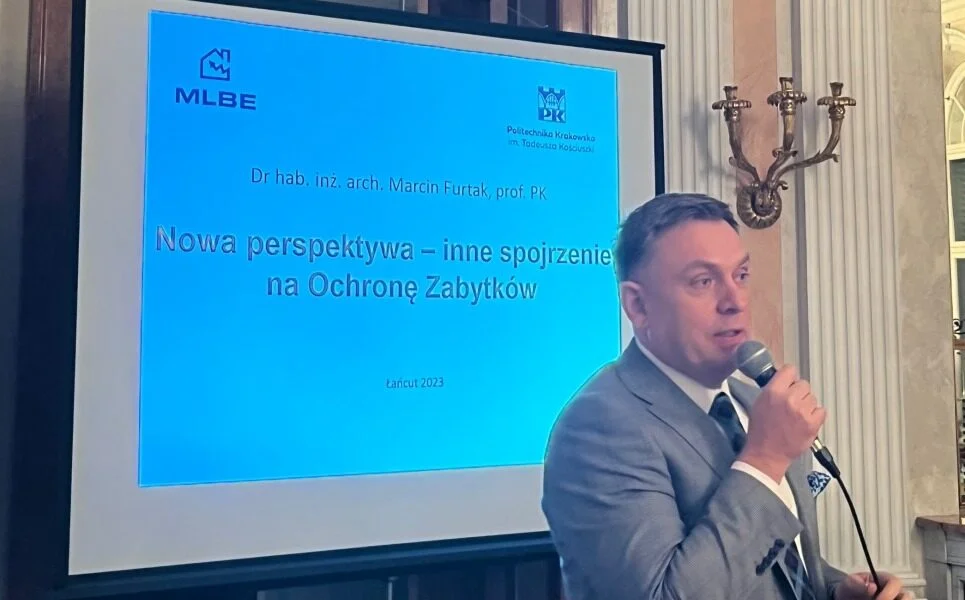 Prof. Marcin Furtak w trakcie wystąpienia podczas seminarium