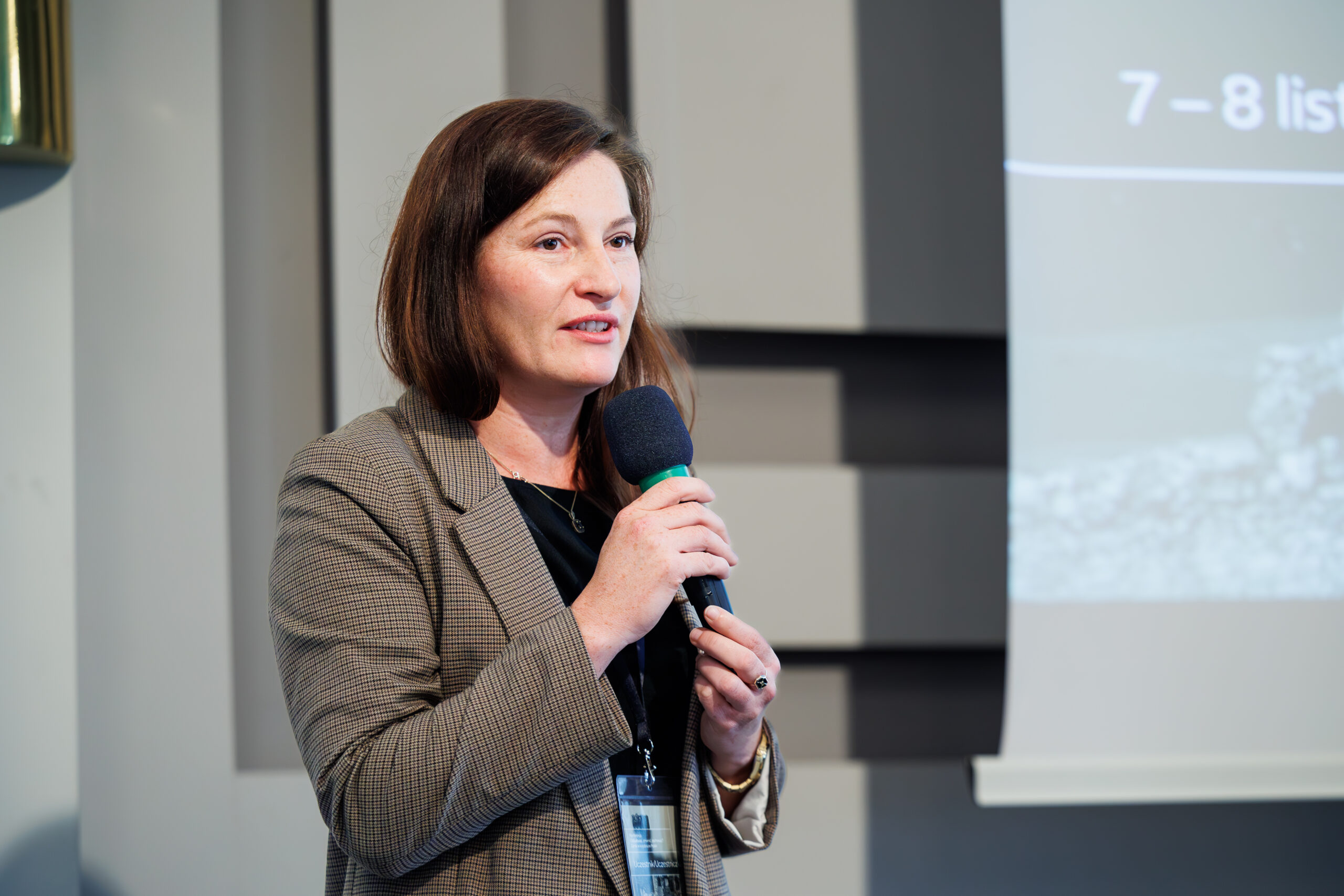 Dr inż. Katarzyna Pałubska przemawiająca na konferencji